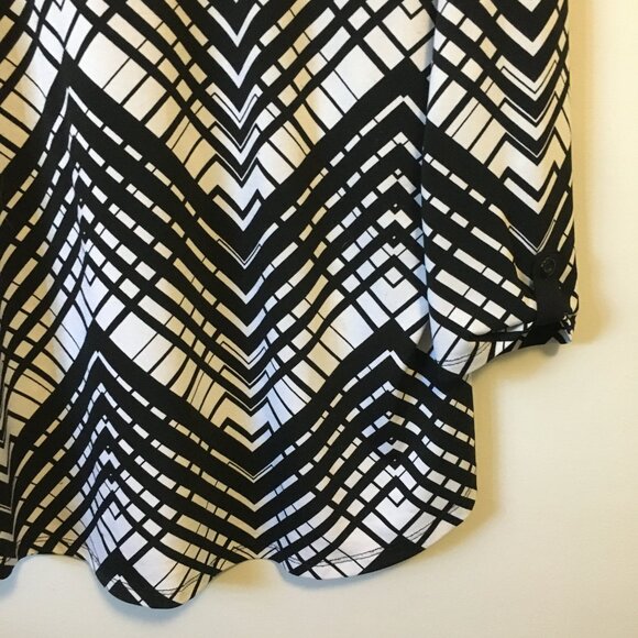 Ricki's Retro B&W Zigzag Stretchy Tunic Shirt - Picture 8 of 16